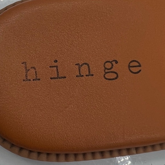 Hinge Tan Suede Mere Flat Sandals Size 5 Women’s - Picture 2 of 8